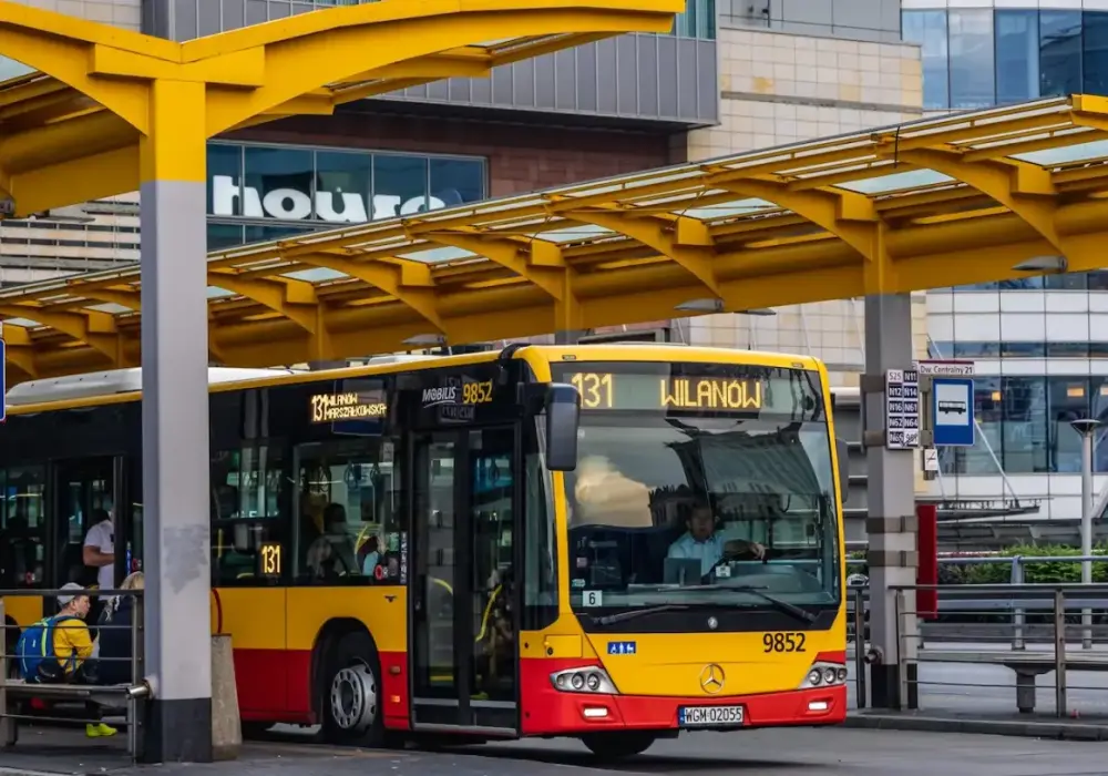 Ile zarabia kierowca autobusu? Prawdziwe zarobki i jak je zwiększyć