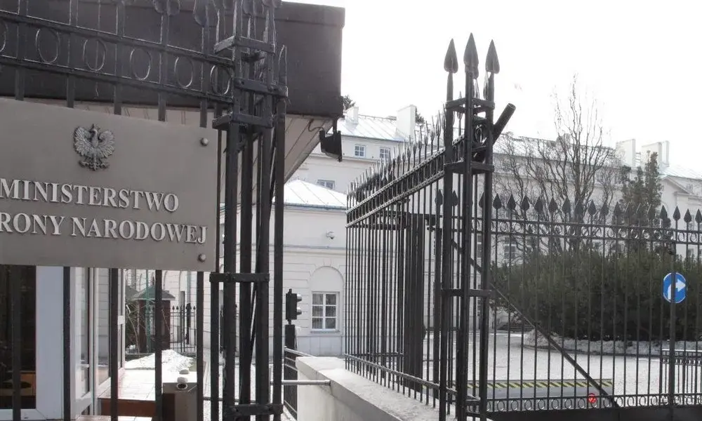 Ile zarabia radca prawny w ministerstwie? Zaskakujące różnice w pensjach