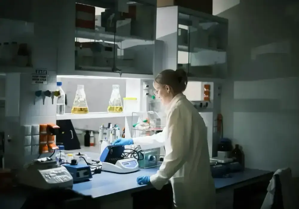 Analityk laboratoryjny - zarobki. Ile zarabia się w labie?