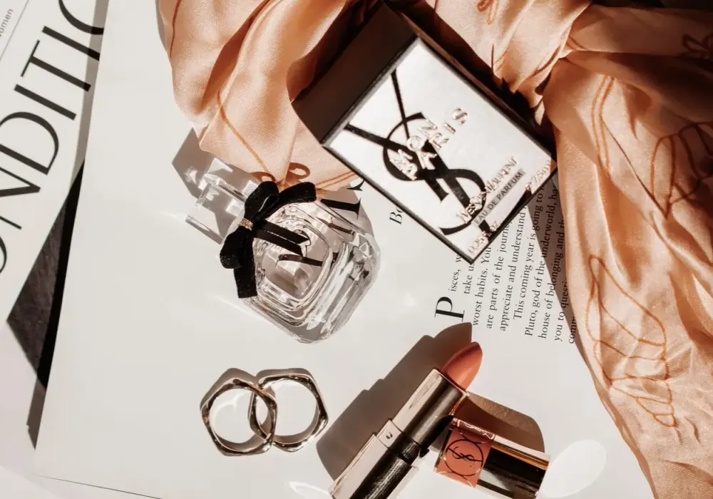YSL co to za firma? Poznaj historię i wyjątkowe produkty marki
