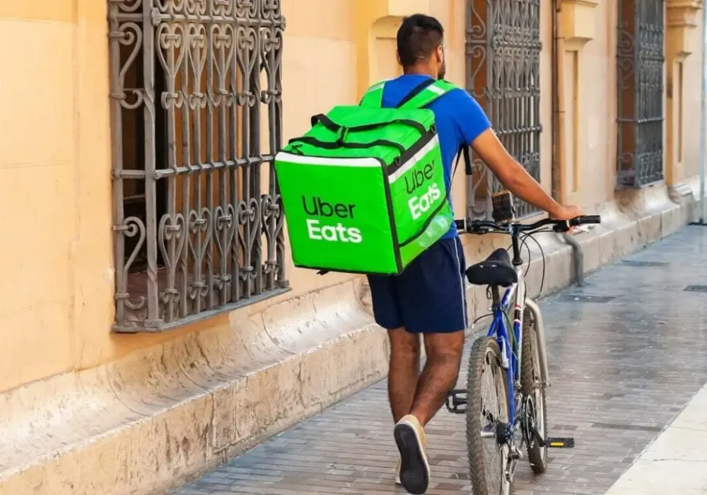 Ile można zarobić na Uber Eats? Sprawdź, co wpływa na dochody