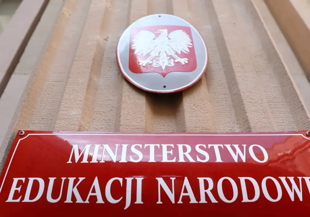 Nauczyciel mianowany - ile zarabia? Nie tylko stawka zasadnicza!