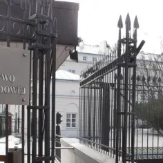Ile zarabia radca prawny w ministerstwie? Zaskakujące różnice w pensjach