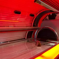 Ile można zarobić na solarium? Zaskakujące fakty o dochodach