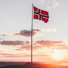 Ile można zarobić w Norwegii na czysto? Poznaj realne kwoty i fakty