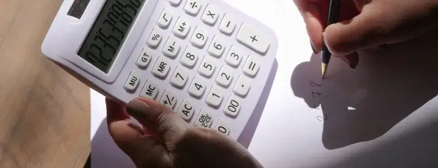 Zdjęcie Ile można zarobić rocznie na karcie podatkowej? Sprawdź limity i przepisy